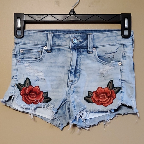 American Eagle Shorts - Picture 2 of 8